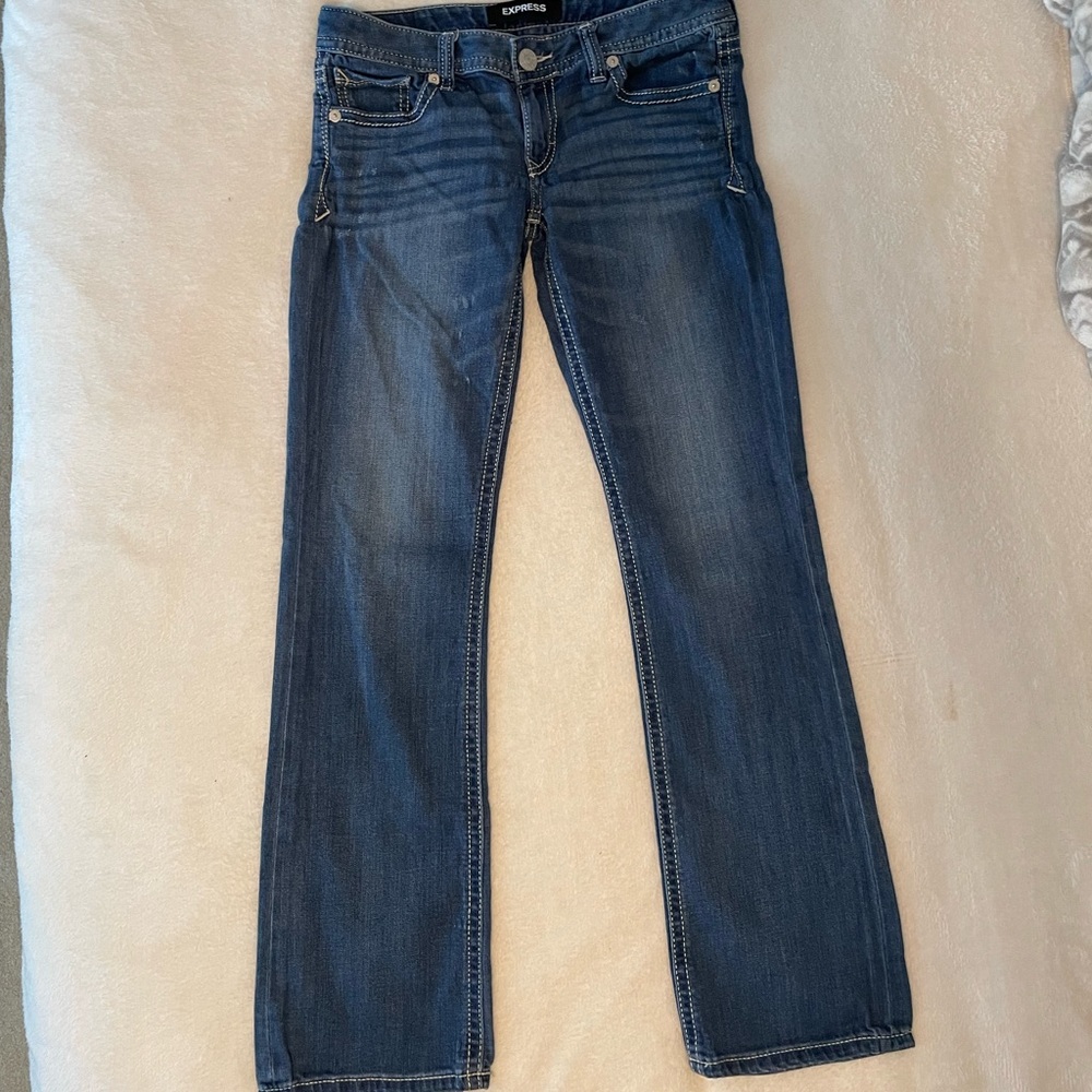 EXPRESS low waisted blue jeans